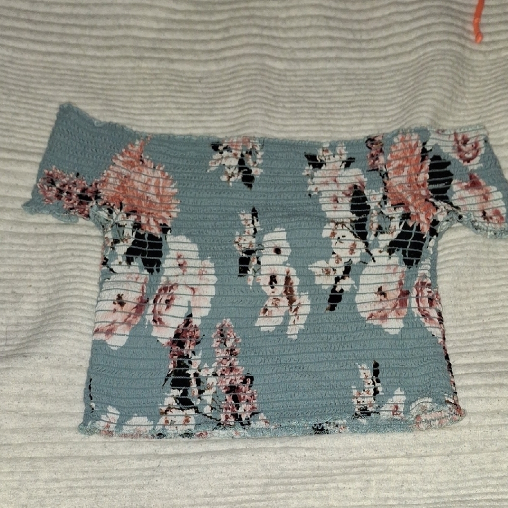 Kendall & Kylie Blue Smocked Short Sleeve Crop Top